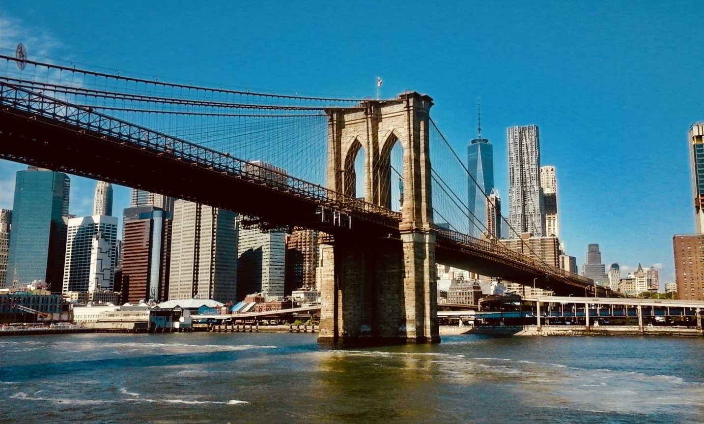 Public Restroom Near Brooklyn Bridge With Map